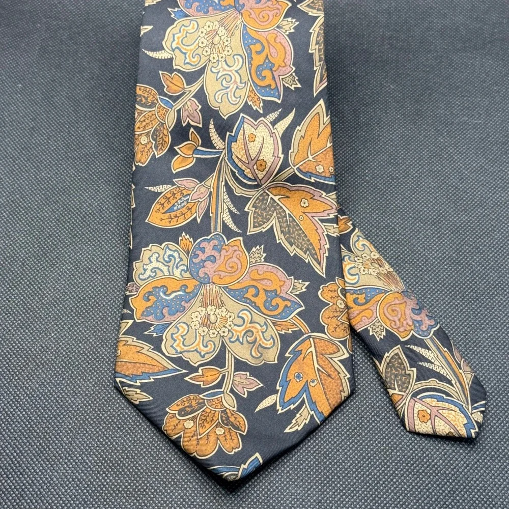 Vintage 1990s Caumont Botanical Fall Silk Tie 3.75